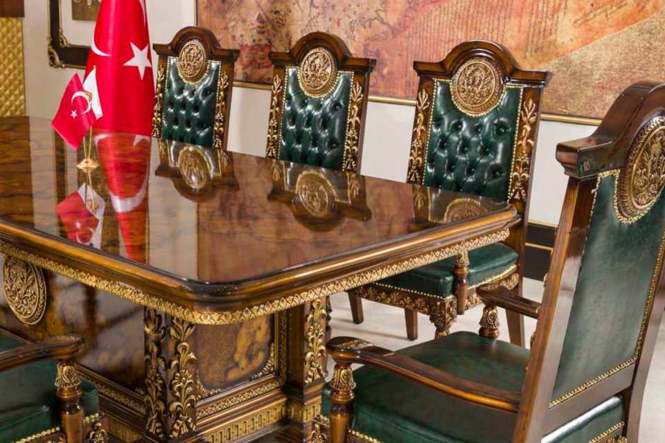 Elegan Toplantı Masası