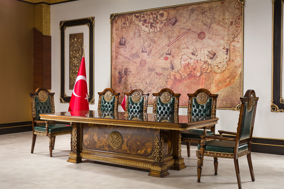 Elegan Toplantı Masası