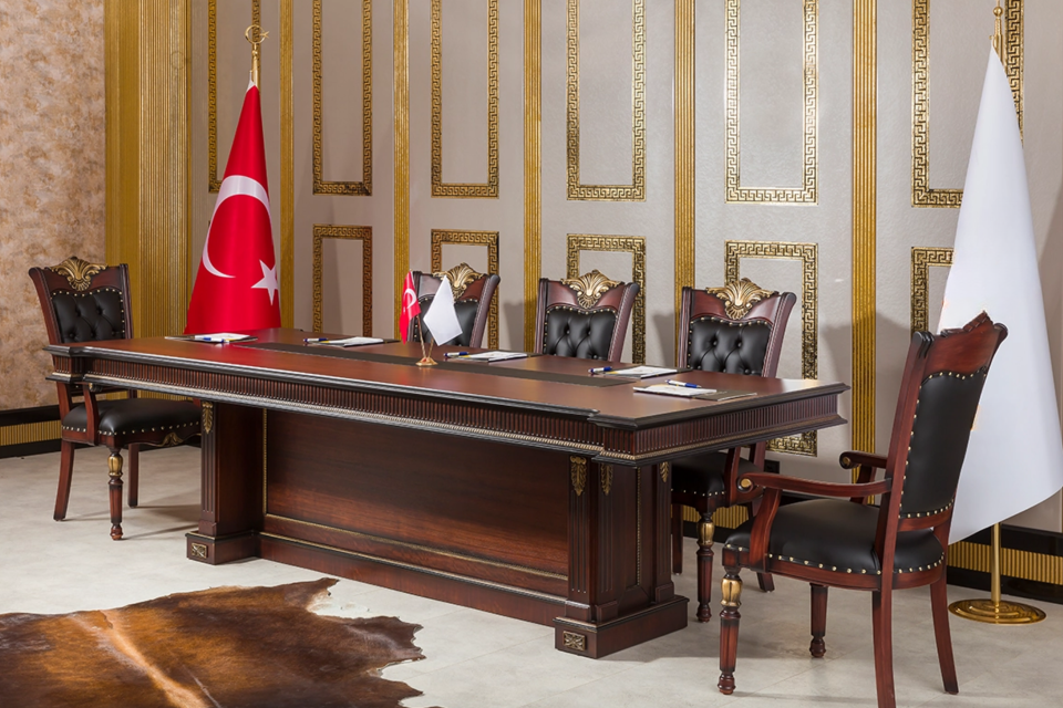 Lina Toplantı Masası