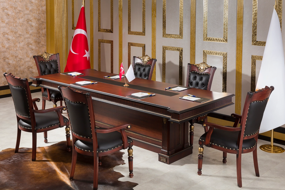 Lina Toplantı Masası